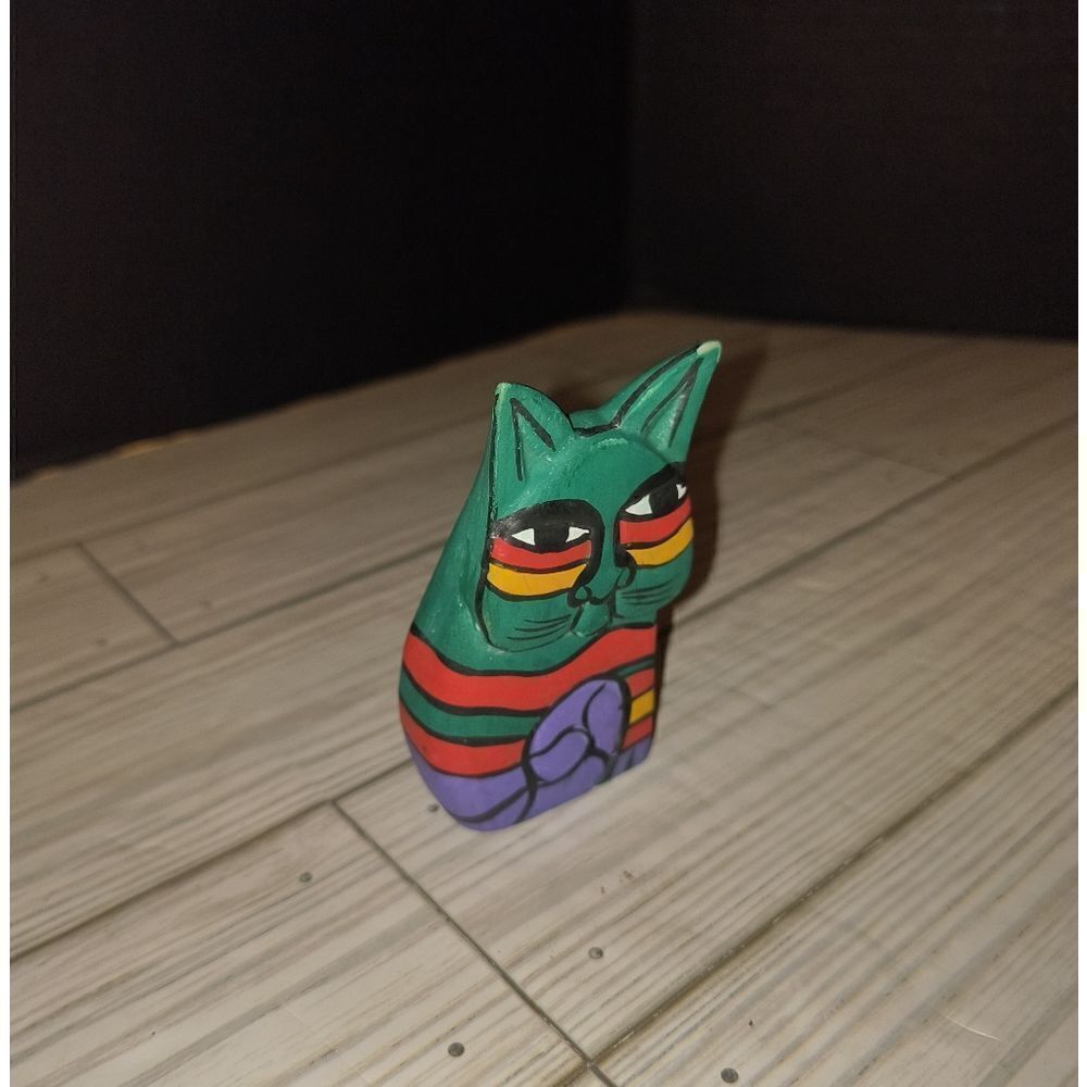 Folk Art Carved Wood Hand Painted Cat Figure Multicolor Decor 3'in Tall - Picture 5 of 8
